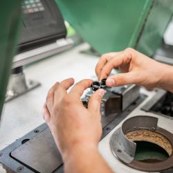 Snižte své náklady díky náhradnímu plnění